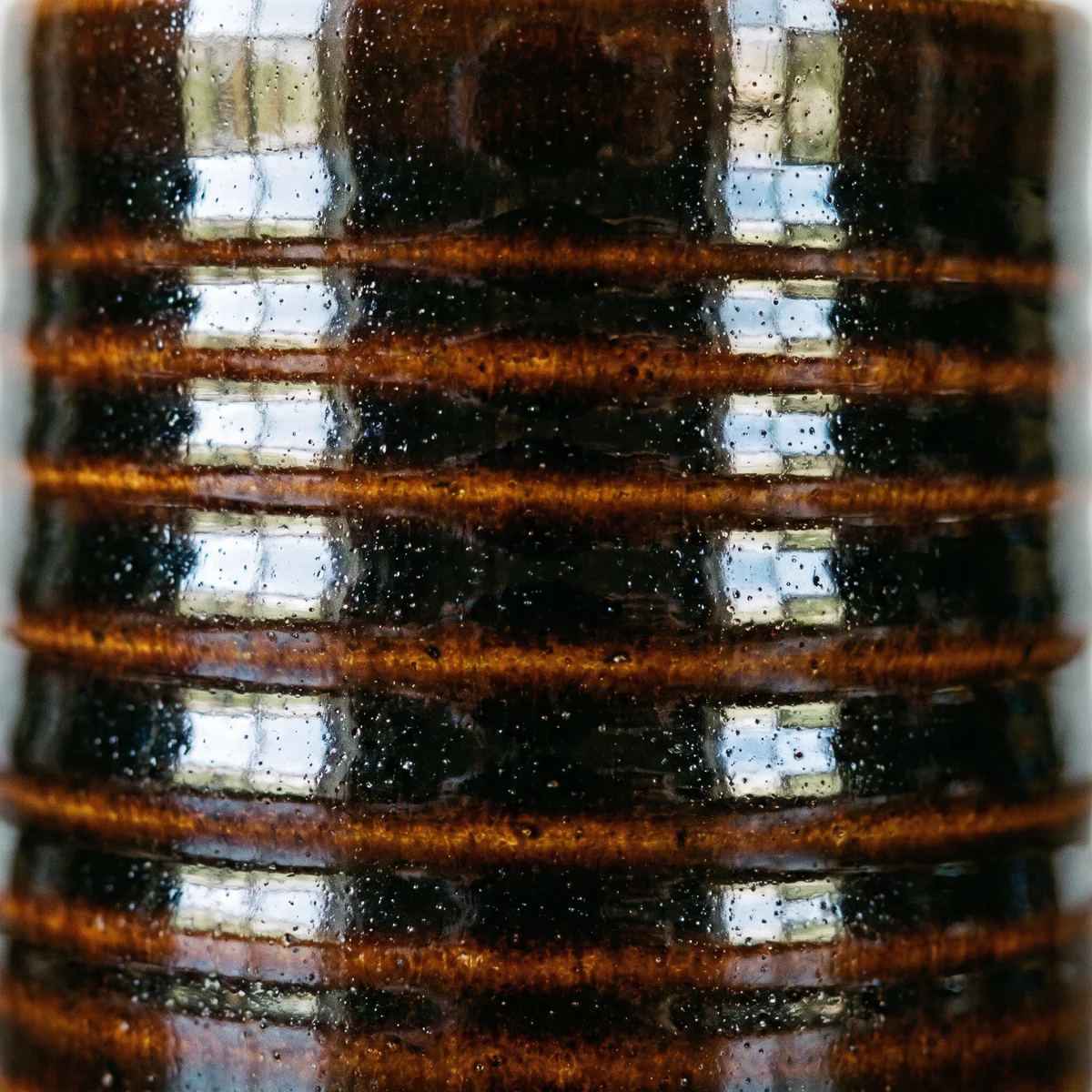 Column lamp: the glaze up close