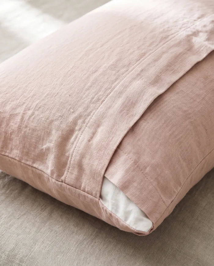 Linen pillowcase pair: a 20 cm envelope, no buttons
