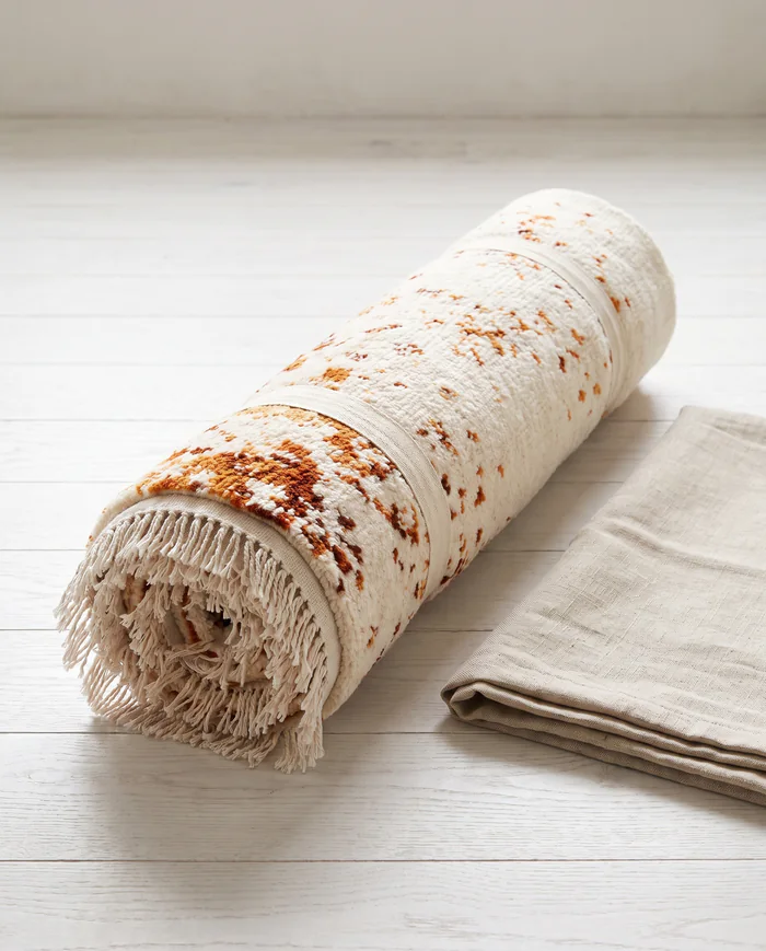 Bay of Fires rug: how it arrives