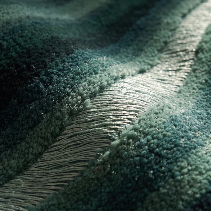 Kelp rug: wool and silk up close